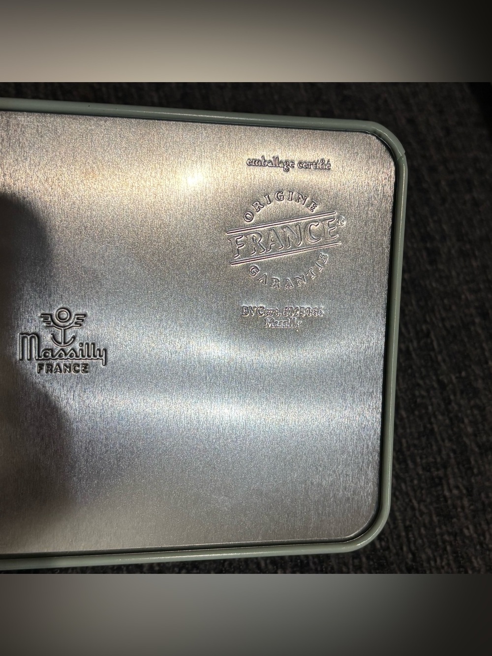French Hand lotion set in decorative tin - Picture 7 of 7